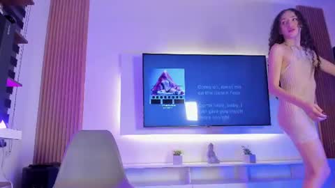 Snapshot of pinky_peach_ chatting on 06/22/26, 02:46 Peachy online show from 06/22/26, 02:46