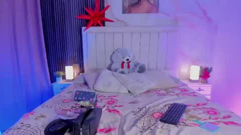Snapshot of pinky_peach_ chatting on 07/18/26, 03:33 Peachy online show from 07/18/26, 03:33