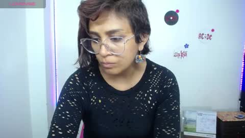 Snapshot of pinky_pinky_ chatting on 06/21/26, 12:57 VIOLETA LOPEZ online show from 06/21/26, 12:57