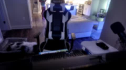 Snapshot of pinkydapimp chatting on 11/10/25, 04:00 pinkydapimp online show from 11/10/25, 04:00