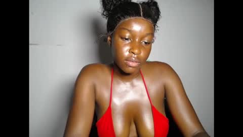 pinkykiki_247 online show from 11/21/25, 07:45