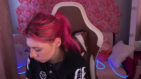 pinkytrix online show from 05/18/26, 12:55