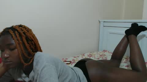 zenah online show from 04/26/26, 06:38
