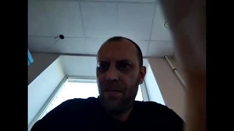 Snapshot of pinochet1982 chatting on 09/11/25, 08:14 Maxwhite online show from 09/11/25, 08:14