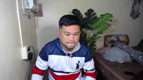 Snapshot of pinoy041087 chatting on 10/08/25, 10:24 pinoy041087 online show from 10/08/25, 10:24