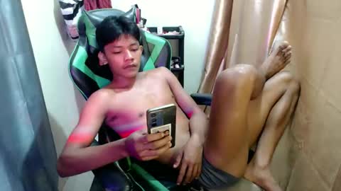 pinoy_cuteboy69 online show from 05/21/26, 06:53
