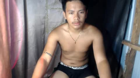 Snapshot of pinoy_sweetieboy69 chatting on 07/20/26, 12:18 pinoy_sweetieboy69 online show from 07/20/26, 12:18