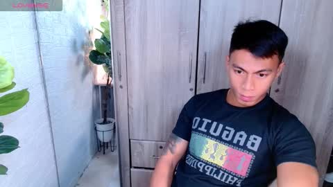 Snapshot of pinoymilker chatting on 01/15/26, 12:43 ethan online show from 01/15/26, 12:43