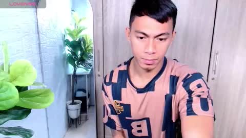 Snapshot of pinoymilker chatting on 02/11/26, 01:10 ethan online show from 02/11/26, 01:10