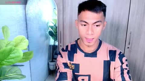 Snapshot of pinoymilker chatting on 02/18/26, 03:35 ethan online show from 02/18/26, 03:35