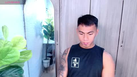 Snapshot of pinoymilker chatting on 02/21/26, 02:45 ethan online show from 02/21/26, 02:45