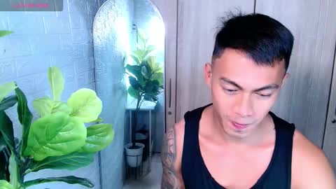 Snapshot of pinoymilker chatting on 02/22/26, 11:31 ethan online show from 02/22/26, 11:31