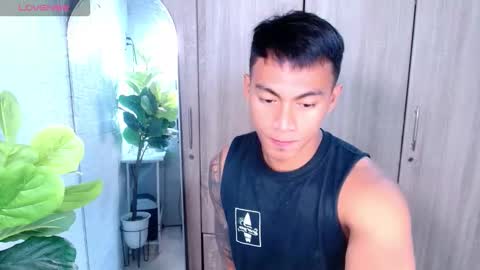 Snapshot of pinoymilker chatting on 02/27/26, 05:29 ethan online show from 02/27/26, 05:29