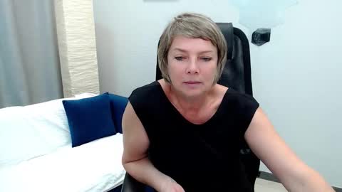 Snapshot of pion_s chatting on 09/16/25, 04:46 Bella online show from 09/16/25, 04:46