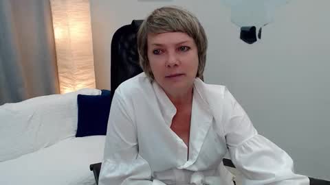 Snapshot of pion_s chatting on 09/19/25, 04:47 Bella online show from 09/19/25, 04:47