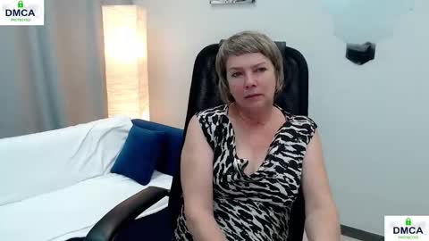 Snapshot of pion_s chatting on 10/21/25, 04:57 Bella online show from 10/21/25, 04:57