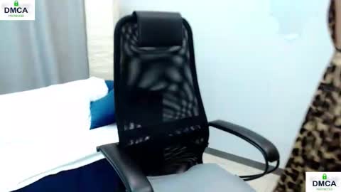 Snapshot of pion_s chatting on 10/30/25, 09:55 Bella online show from 10/30/25, 09:55