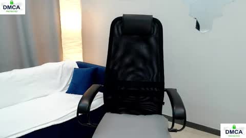 Snapshot of pion_s chatting on 11/11/25, 05:29 Bella online show from 11/11/25, 05:29