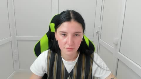 Snapshot of piper_smilee chatting on 07/14/26, 12:11 Piper online show from 07/14/26, 12:11