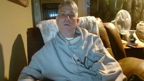 Snapshot of pirate334 chatting on 01/12/25, 11:15 pirate334 online show from 01/12/25, 11:15