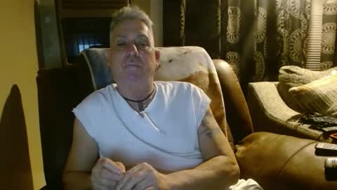 Snapshot of pirate334 chatting on 12/23/25, 02:31 pirate334 online show from 12/23/25, 02:31