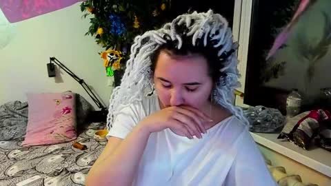 Eugenia online show from 01/31/25, 01:01