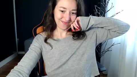 piscesgirl06 online show from 11/12/25, 06:14