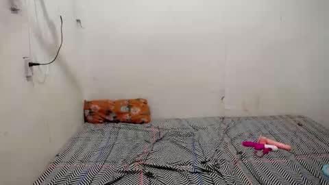 Snapshot of pixie_20 chatting on 04/02/26, 01:03 Jenny online show from 04/02/26, 01:03