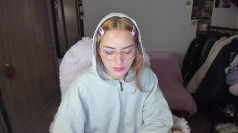 pixie online show from 12/24/24, 08:33