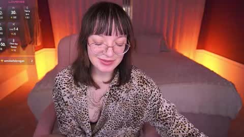 Snapshot of pixiepeachh chatting on 10/29/25, 02:41 pixiepeachh online show from 10/29/25, 02:41