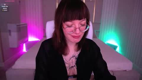 Snapshot of pixiepeachh chatting on 11/09/25, 07:28 pixiepeachh online show from 11/09/25, 07:28