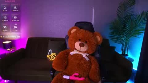 Snapshot of pixiepeachh chatting on 12/17/25, 03:18 pixiepeachh online show from 12/17/25, 03:18