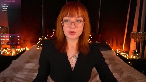 Snapshot of pixiepeachh chatting on 12/23/25, 02:53 pixiepeachh online show from 12/23/25, 02:53