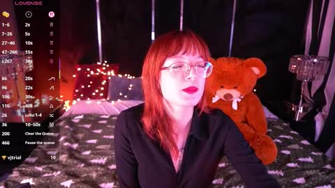 Snapshot of pixiepeachh chatting on 02/07/26, 10:24 pixiepeachh online show from 02/07/26, 10:24