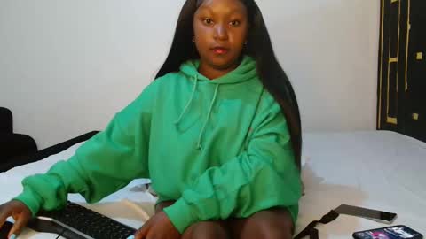 Snapshot of pixietease1 chatting on 05/03/26, 03:40 pixietease1 online show from 05/03/26, 03:40