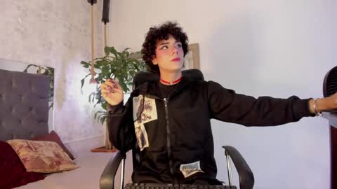 cris online show from 01/05/25, 02:49