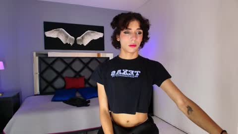 cris online show from 02/05/25, 01:47