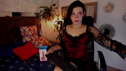 cris online show from 02/11/25, 02:25