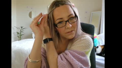 Lynn online show from 12/04/24, 12:36