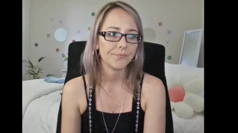 Lynn online show from 01/14/25, 03:04