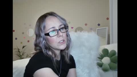 Lynn online show from 01/20/25, 02:57