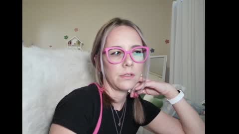 Lynn online show from 01/22/25, 03:07