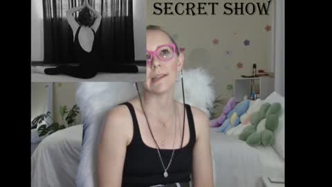 Lynn online show from 01/24/25, 03:02