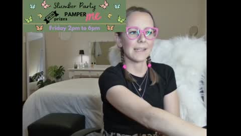 Lynn online show from 01/28/25, 03:14