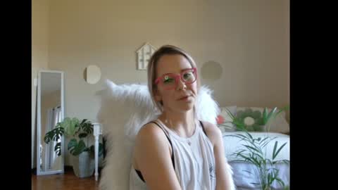 Lynn online show from 01/30/25, 02:36