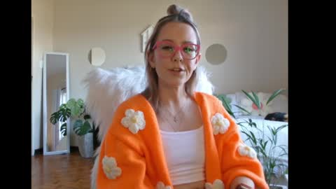 Lynn online show from 02/03/25, 03:06