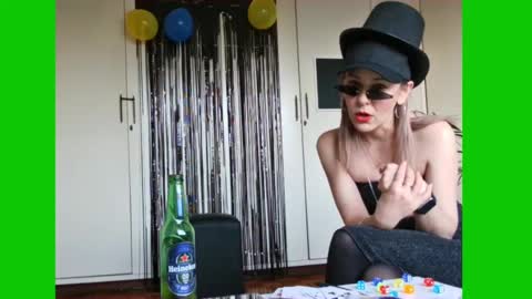 Lynn online show from 02/19/25, 04:44