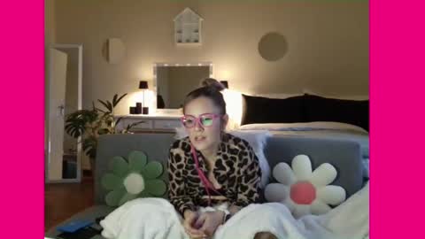 Lynn online show from 02/26/25, 04:56