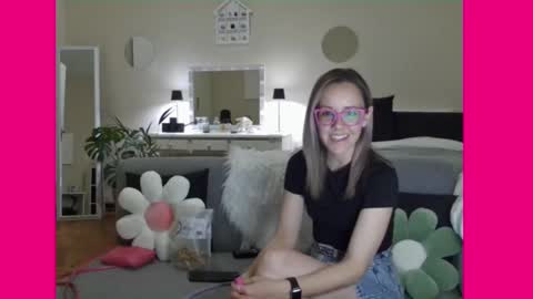 Lynn online show from 03/07/25, 05:17