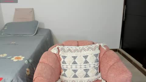 Angie Henao online show from 05/15/26, 05:09